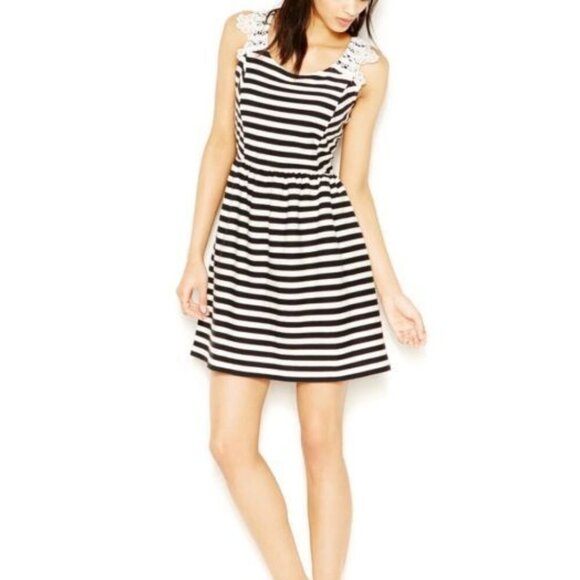 Maison Jules Dresses & Skirts - Maison Jules Black & White Striped Sleeveless Knee Length Dress Size Large